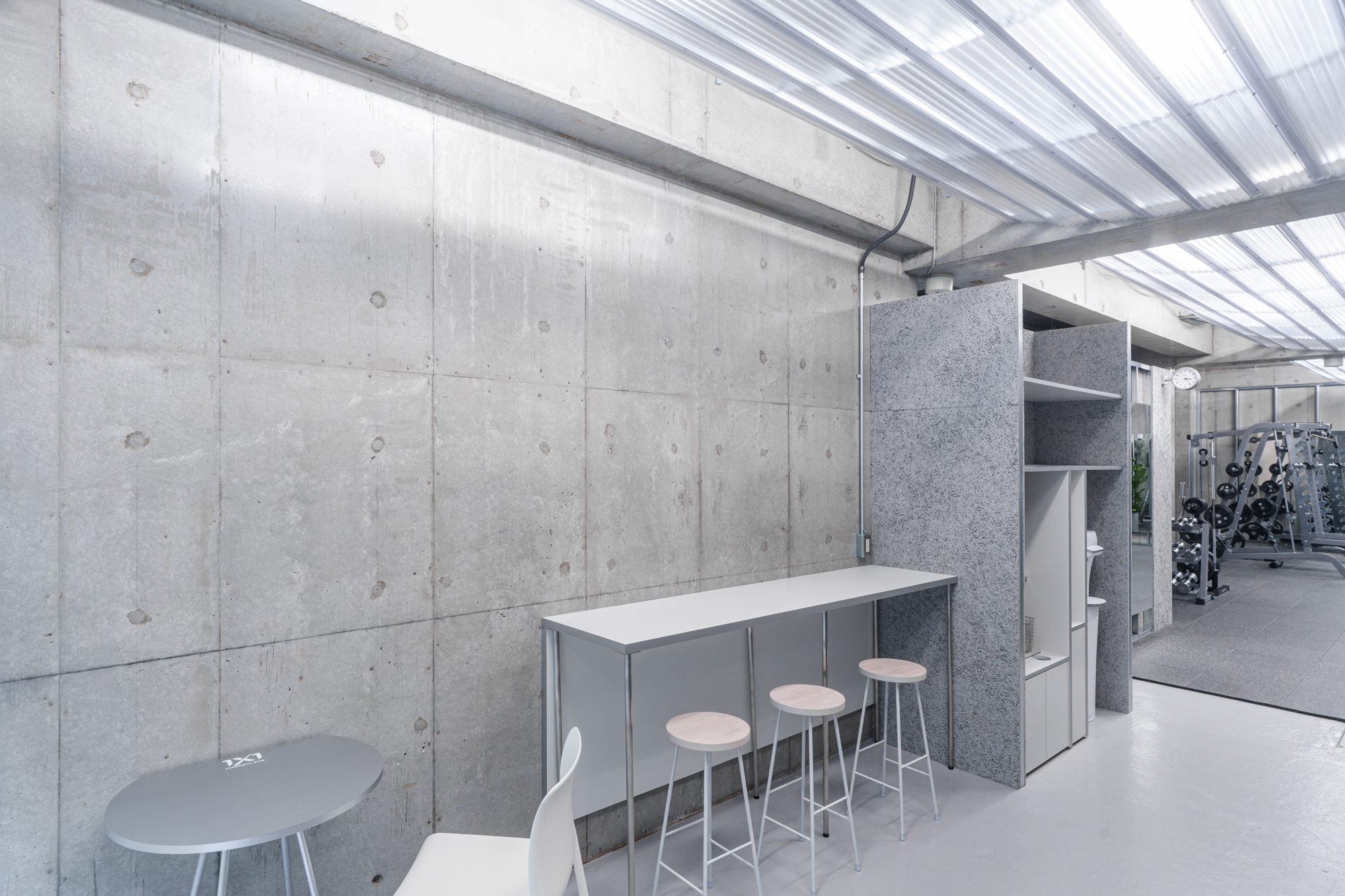 ジムの設備 | 【用賀駅徒歩1分】パーソナルジム 1X1 用賀店（ワンワン）